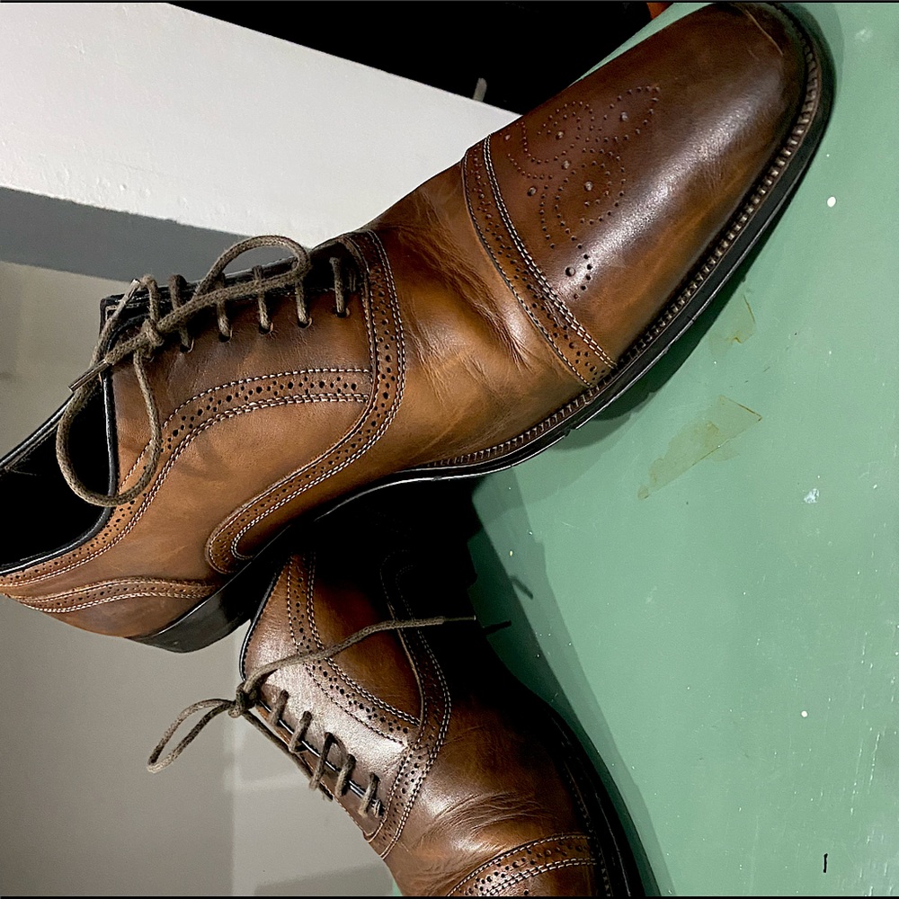 Too Boot New York Mens 10.5 Dress Shoe.